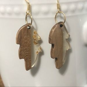 Wood and resin leaf earrings with gold flakes